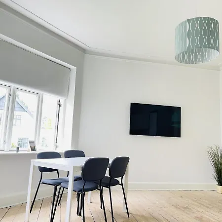 Aday - Mansion - 1 Bedroom With Garden Lägenhet *