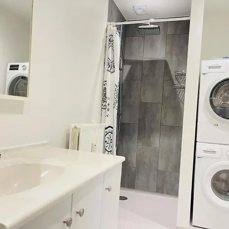 Aday - Mansion - 1 Bedroom With Garden Lägenhet *