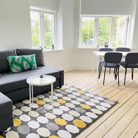 Aday - Mansion - 1 Bedroom With Garden Lägenhet Ålborg